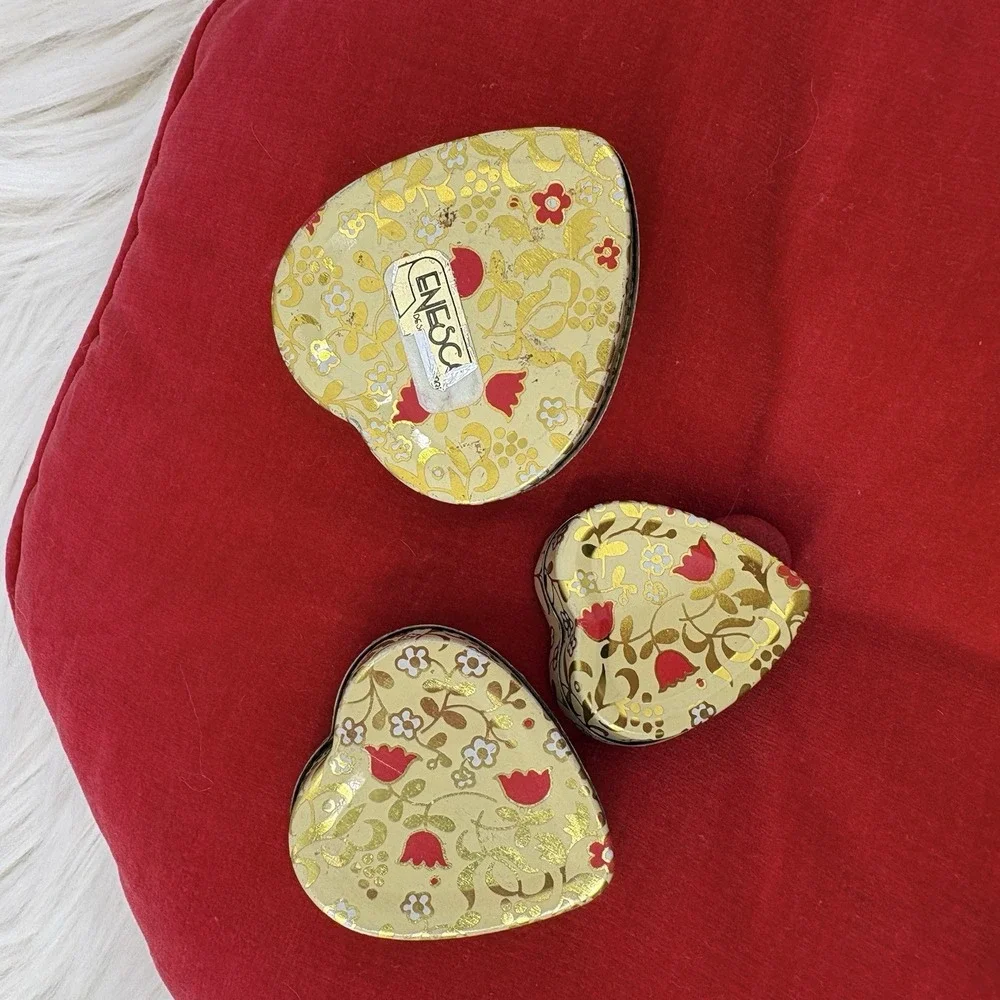 Mini Heart Shaped Nesting Tins Three Vintage Metal Enesco‎ Trinket/pill Tins